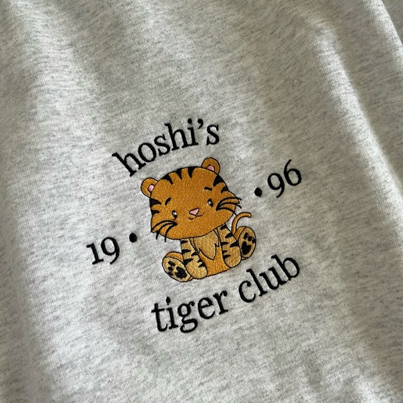 Seventeen hoshi’s tiger club sweater - Picture 4 of 4